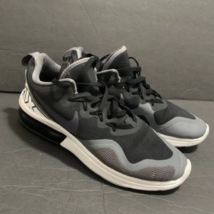 Nike air max fury Wo’s size 8